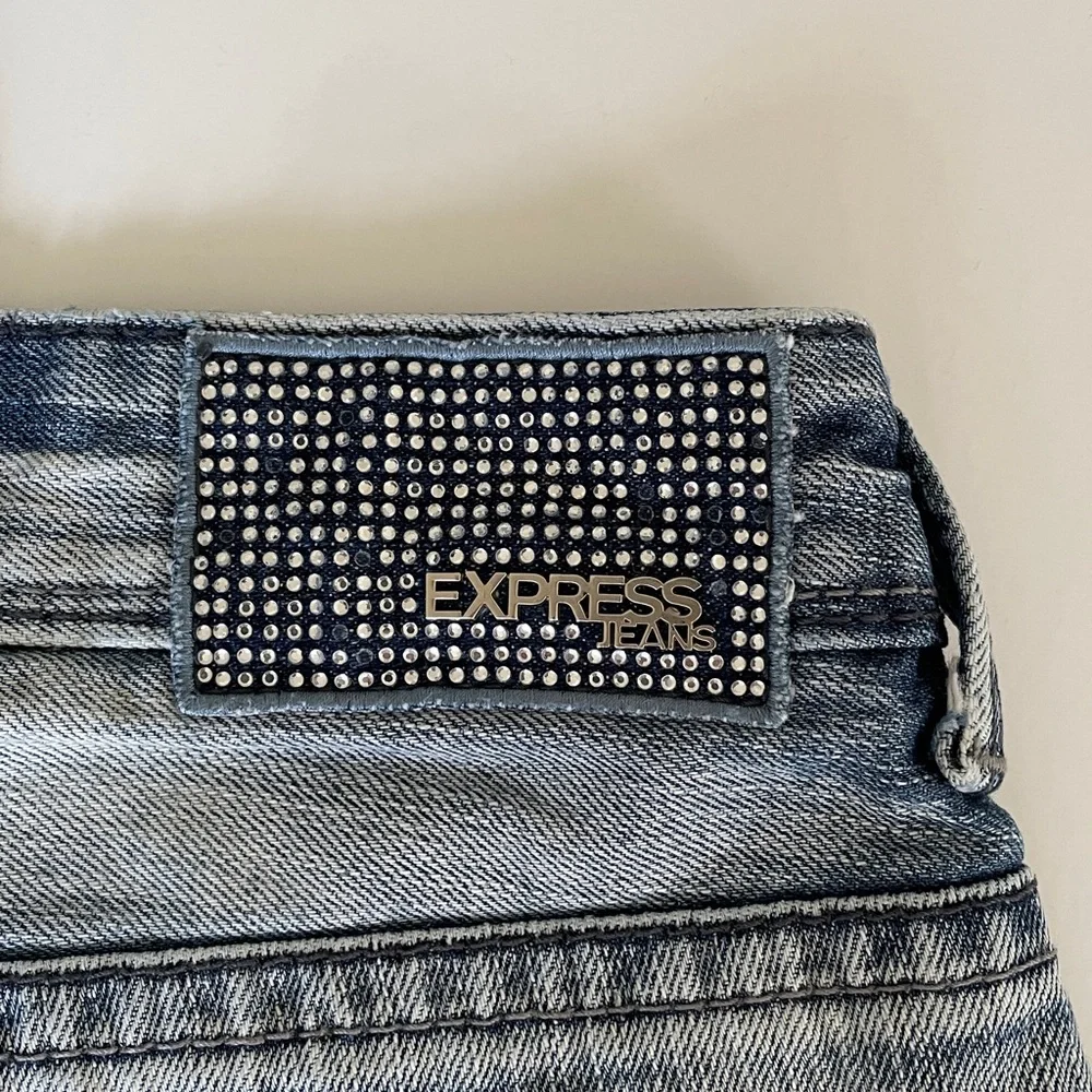 EXPRESS Low Rise Jean Shorts Button Fly Cut Off Jean Short Beach Wash Blue